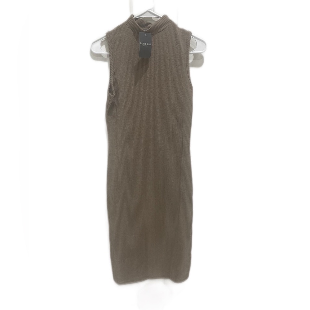 NWT Olivia Rae Hight Neck Sleeveless Dress